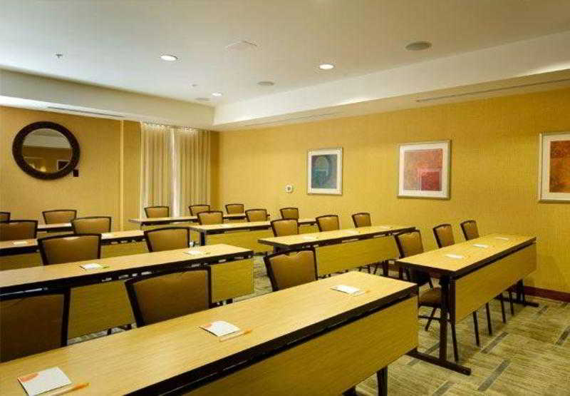 Отель Courtyard Atlanta Mcdonough