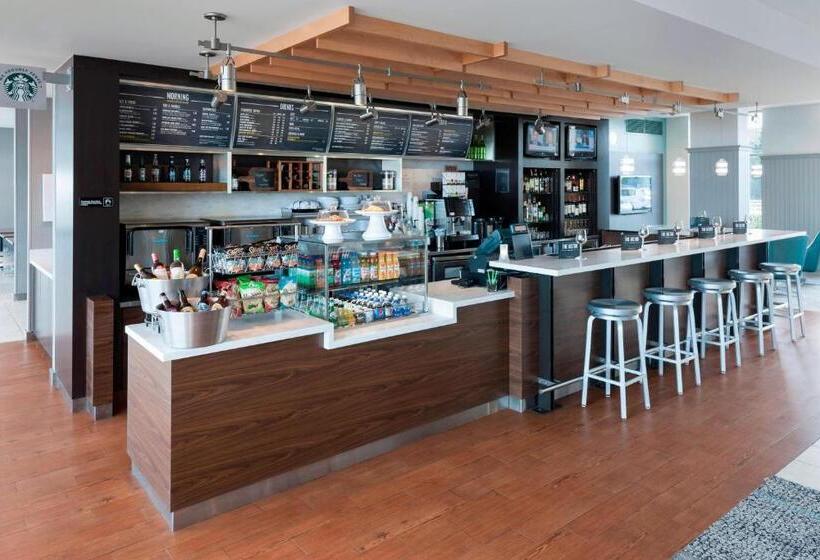 בית מלון כפרי Courtyard Virginia Beach Oceanfront/north 37th Street