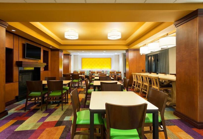 בית מלון כפרי Fairfield Inn & Suites Louisville Downtown