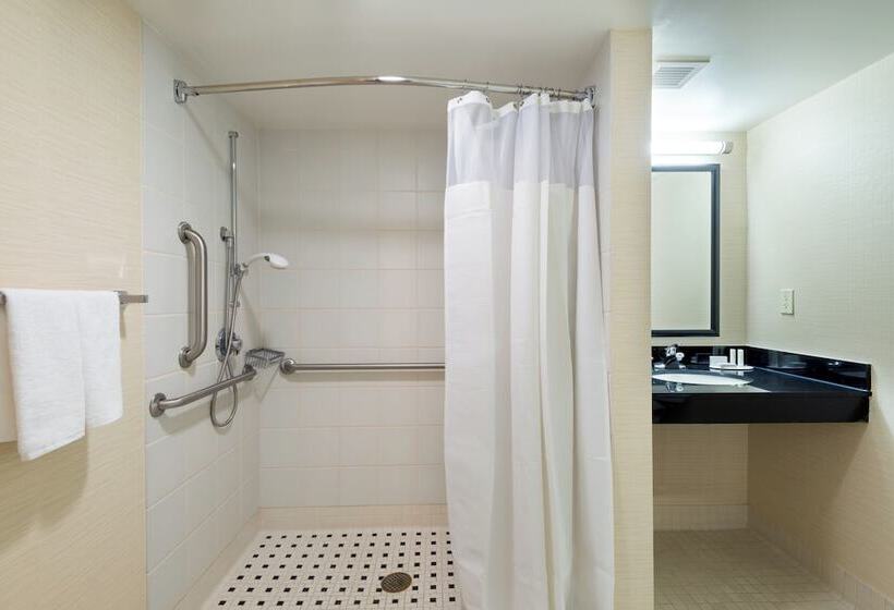 בית מלון כפרי Fairfield Inn & Suites Louisville Downtown