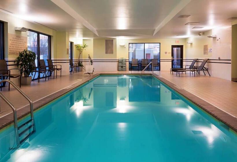 בית מלון כפרי Fairfield Inn & Suites Louisville Downtown