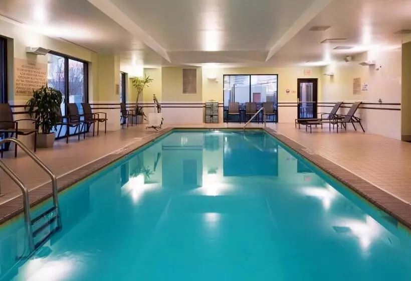 هتل Fairfield Inn & Suites Louisville Downtown