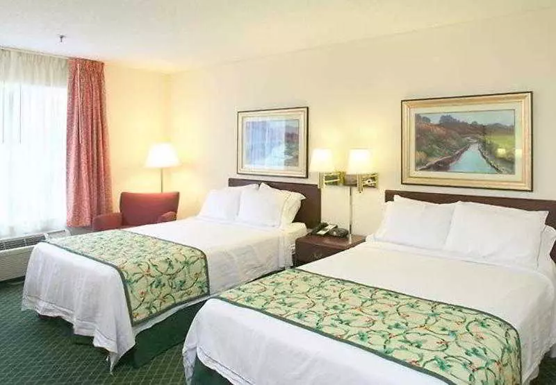 فندق Fairfield Inn & Suites Savannah Airport