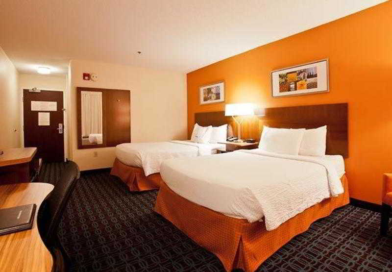 فندق Fairfield Inn & Suites Savannah Airport