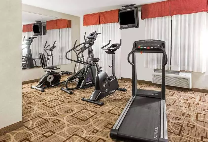 فندق Hawthorn Extended Stay By Wyndham Seville