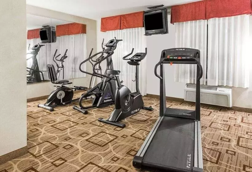 فندق Hawthorn Extended Stay By Wyndham Seville