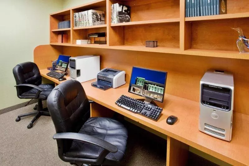 Holiday Inn Hotel & Suites Gateway, An Ihg