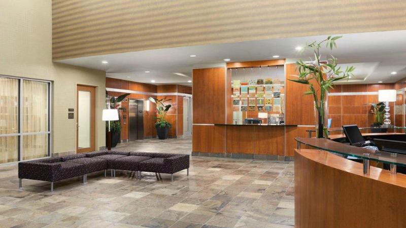 Holiday Inn Hotel & Suites Gateway, An Ihg