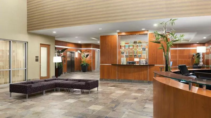 Holiday Inn Hotel & Suites Gateway, An Ihg