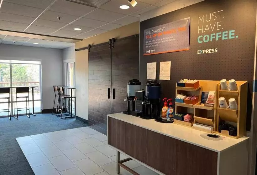 Holiday Inn Express Hotel & Suites Atlanta Airport West   Camp Creek, An Ihg