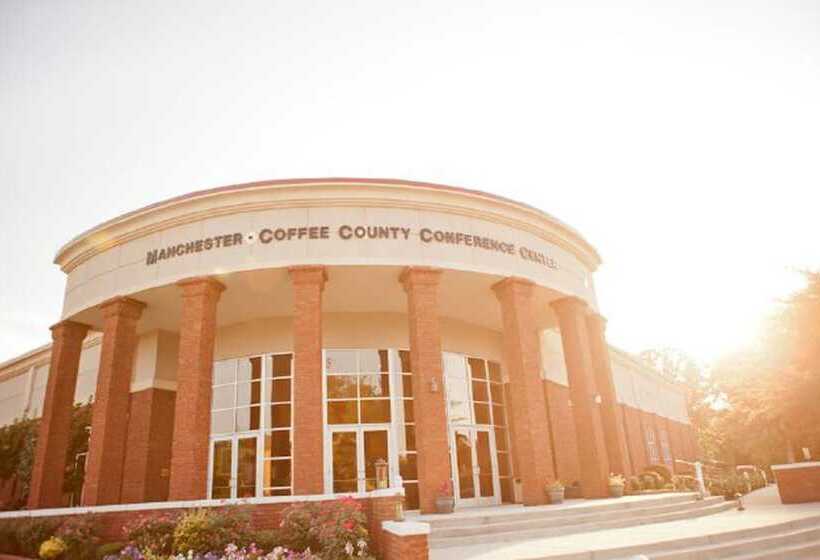 Holiday Inn Express Hotel & Suites Manchester Conference Center, An Ihg