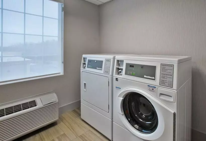 Holiday Inn Express Hotel & Suites Manchester Conference Center, An Ihg