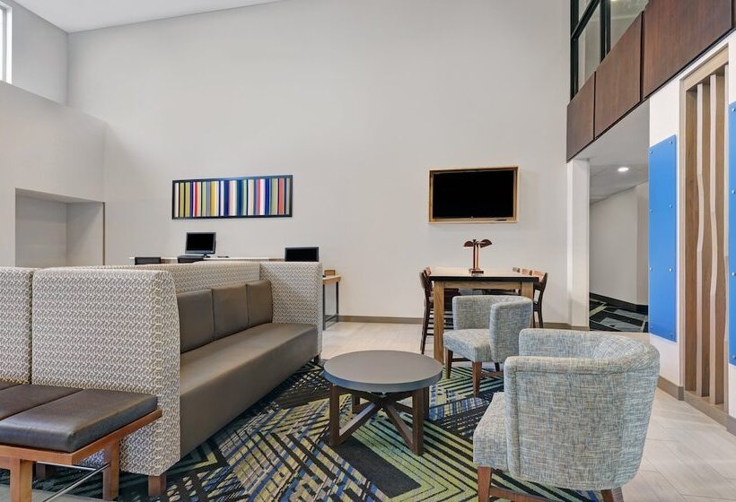 בית מלון כפרי Holiday Inn Express Newport, An Ihg