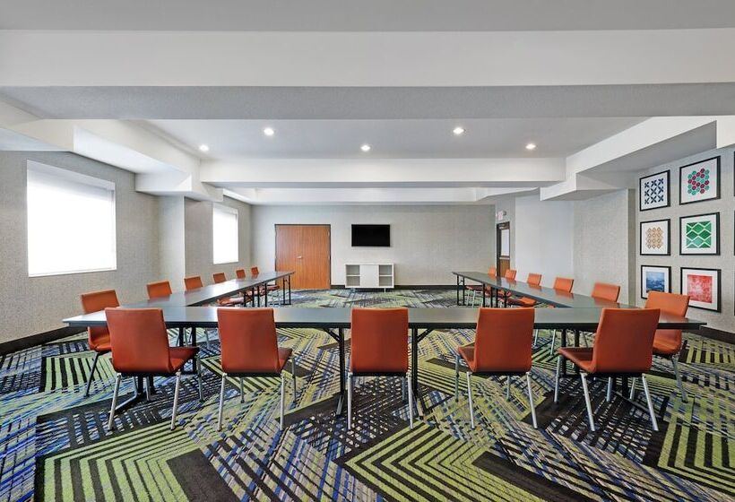 בית מלון כפרי Holiday Inn Express Newport, An Ihg