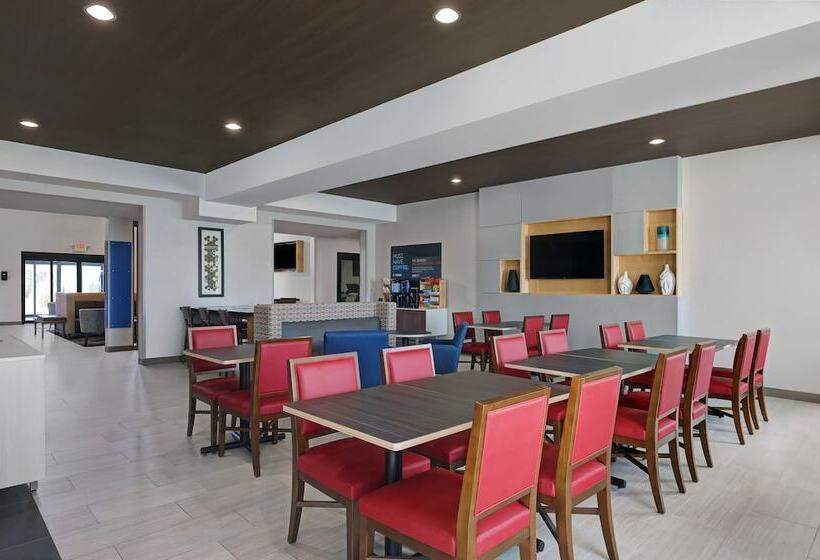 בית מלון כפרי Holiday Inn Express Newport, An Ihg