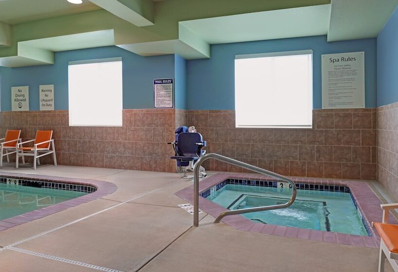 בית מלון כפרי Holiday Inn Express Newport, An Ihg