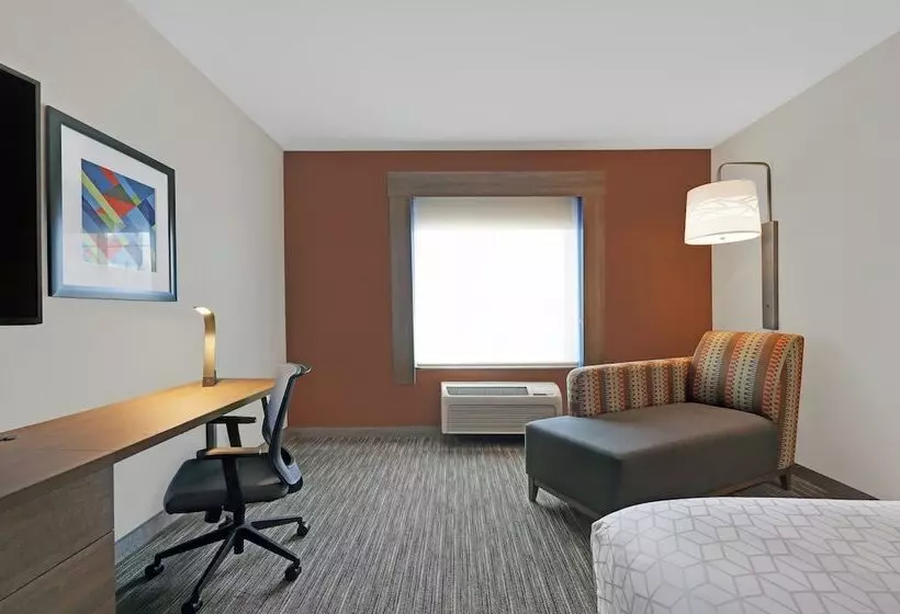 Отель Holiday Inn Express Newport, An Ihg