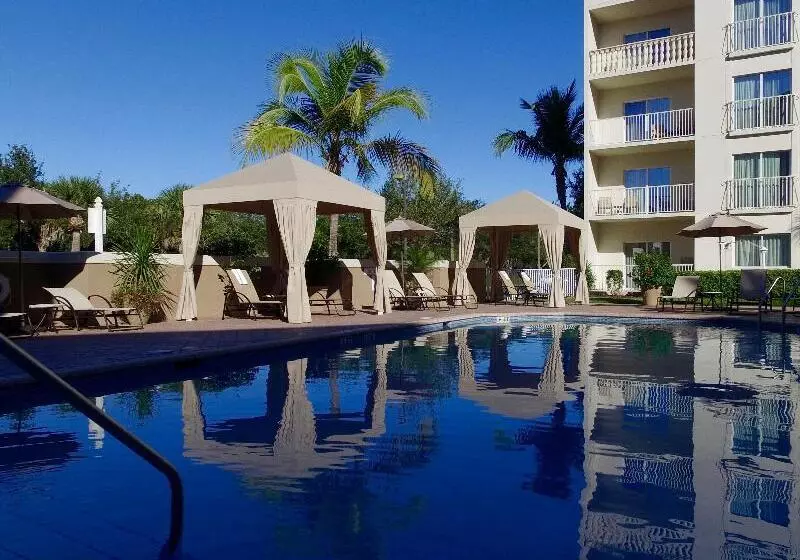 酒店 Holiday Inn Express & Suites Naples Downtown   5th Avenue, An Ihg