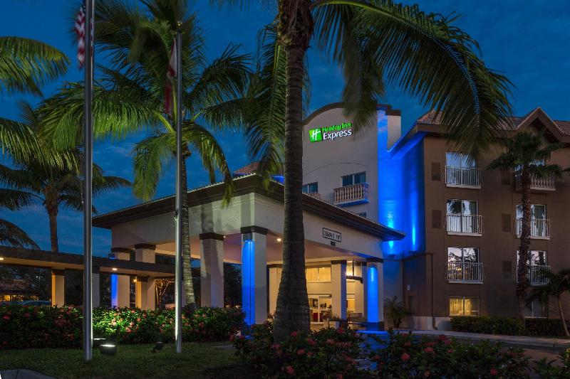 호텔 Holiday Inn Express & Suites Naples Downtown   5th Avenue, An Ihg
