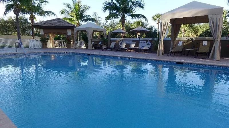 酒店 Holiday Inn Express & Suites Naples Downtown   5th Avenue, An Ihg