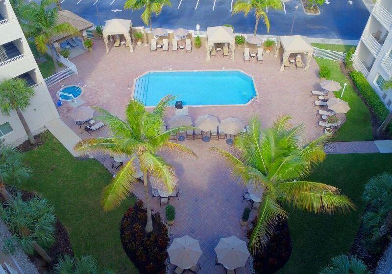 호텔 Holiday Inn Express & Suites Naples Downtown   5th Avenue, An Ihg