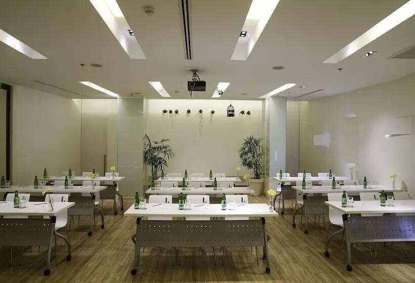 בית מלון כפרי Lit Bangkok