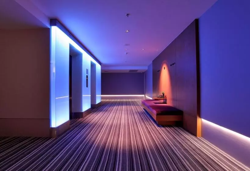 בית מלון כפרי Lit Bangkok