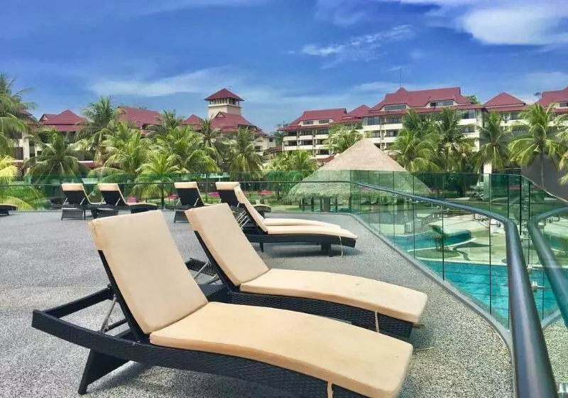 Отель Sand & Sandals Desaru Beach Resort & Spa