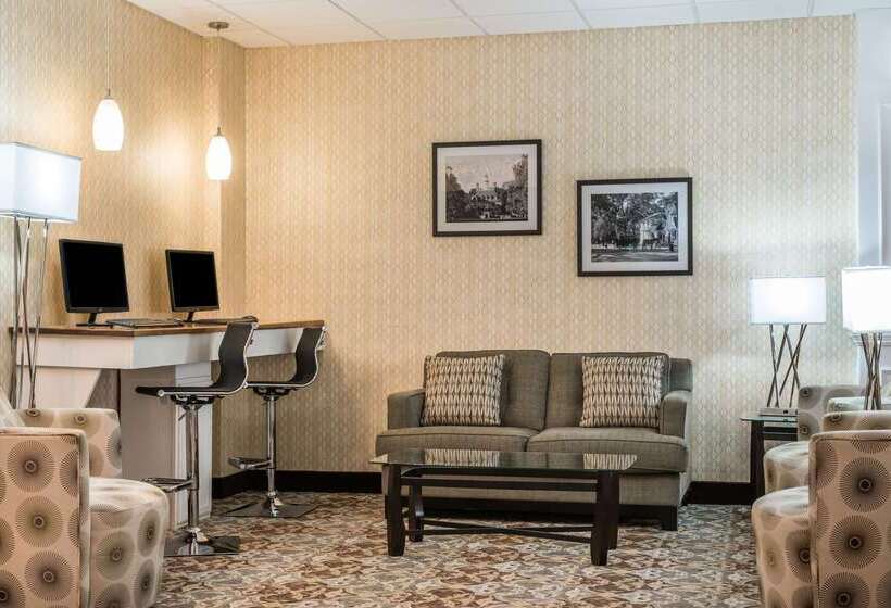 فندق Wyndham Garden Williamsburg Busch Gardens Area