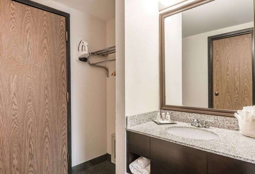 فندق Wyndham Garden Williamsburg Busch Gardens Area