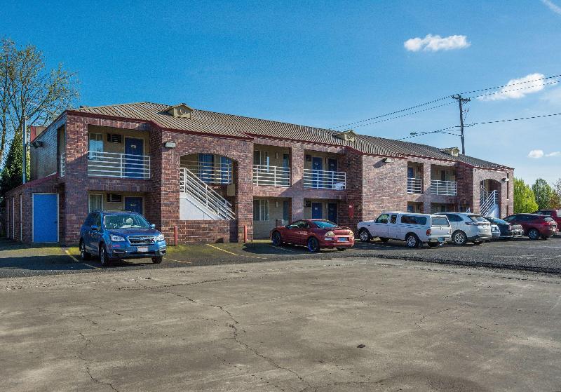 Motel 6 Canby, Or