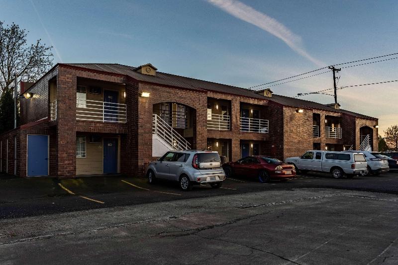 Motel 6 Canby, Or