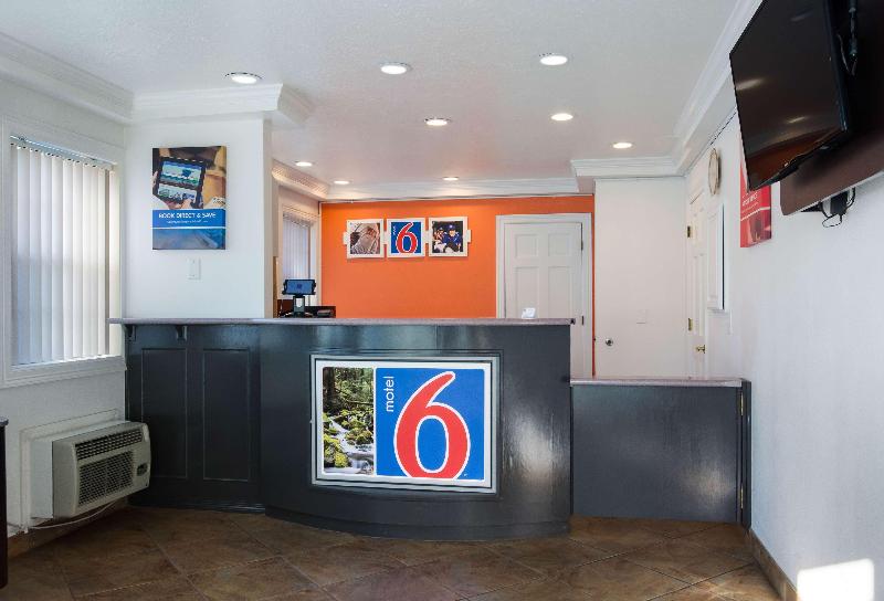 Motel 6 Canby, Or