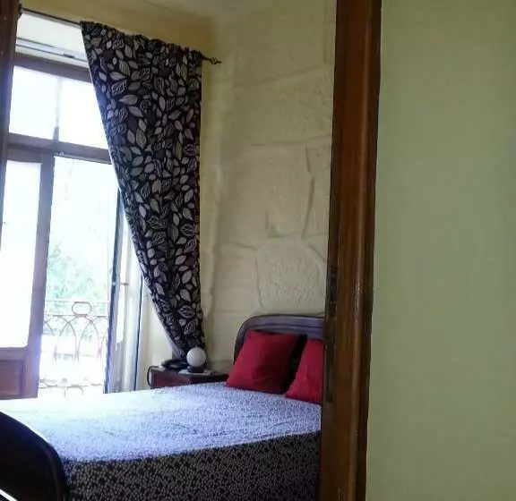 اقامتگاه Caldeira Guest House