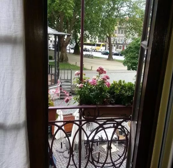 اقامتگاه Caldeira Guest House