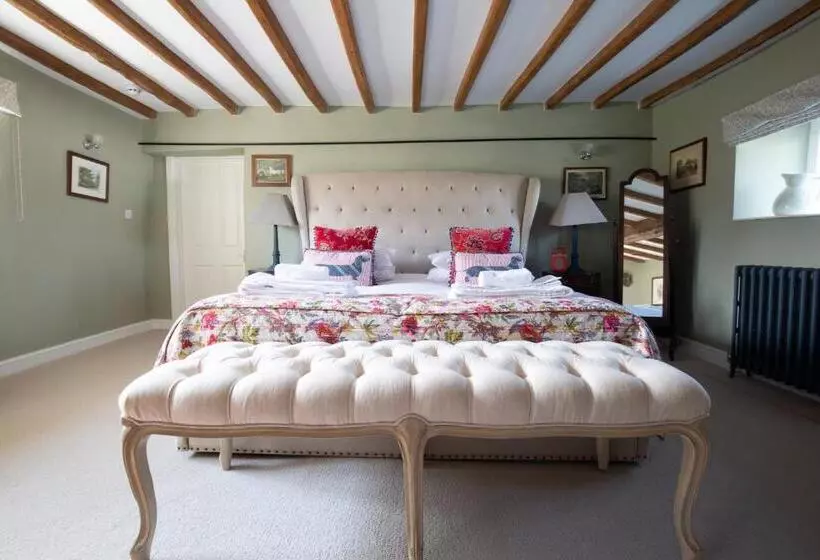 Hotelli The George Inn