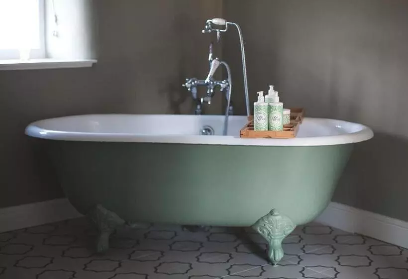 Hotelli The George Inn