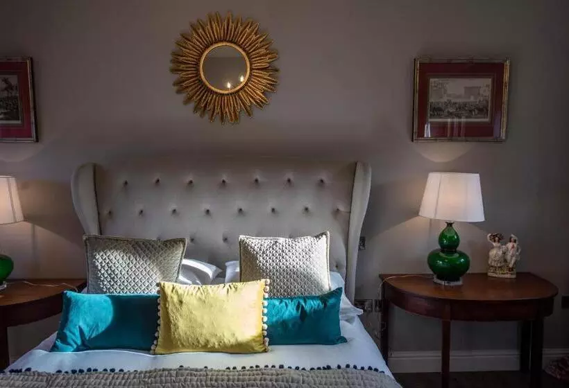 Hotelli The George Inn