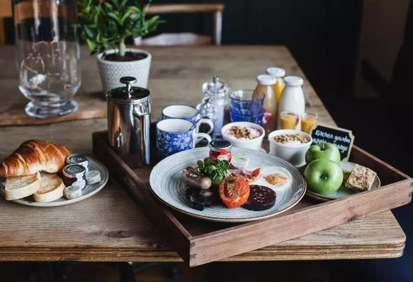 Hotelli The George Inn