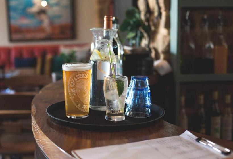 호텔 The George Inn