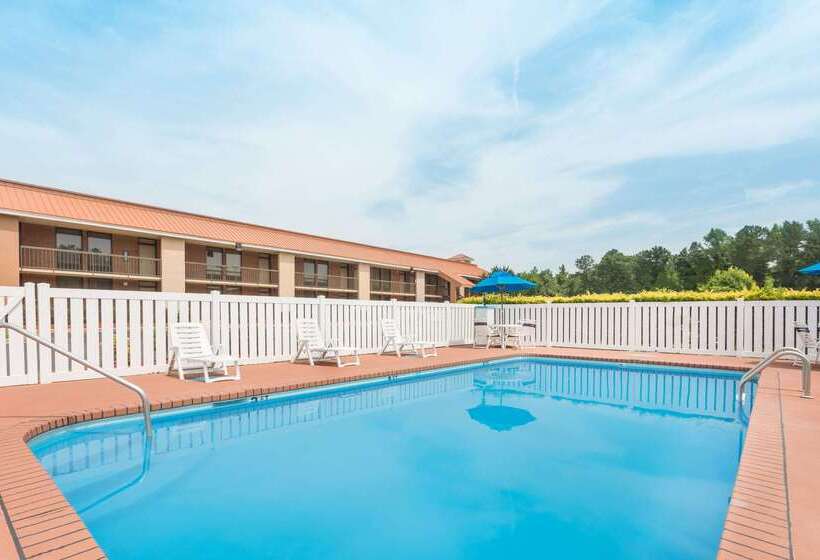 Otel Baymont By Wyndham Rocky Mount I95