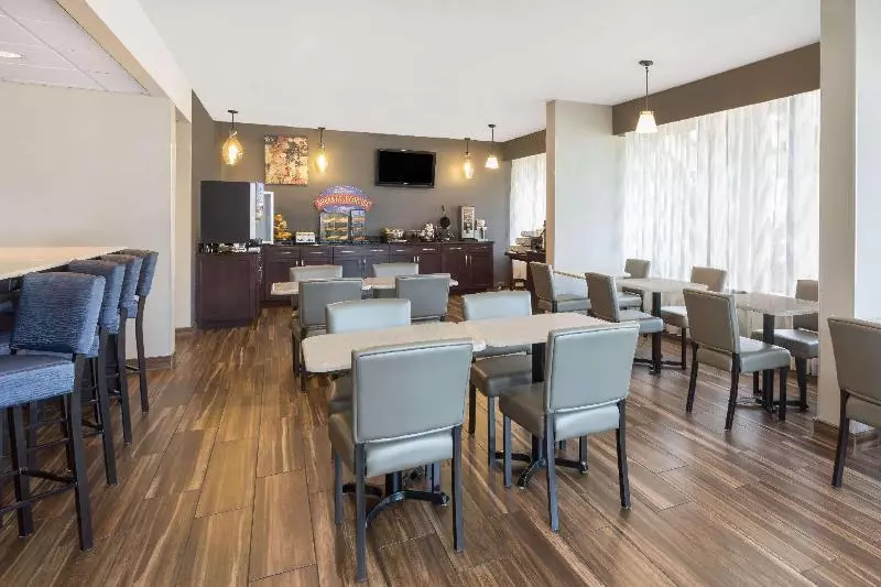 호텔 Baymont By Wyndham Rocky Mount I95