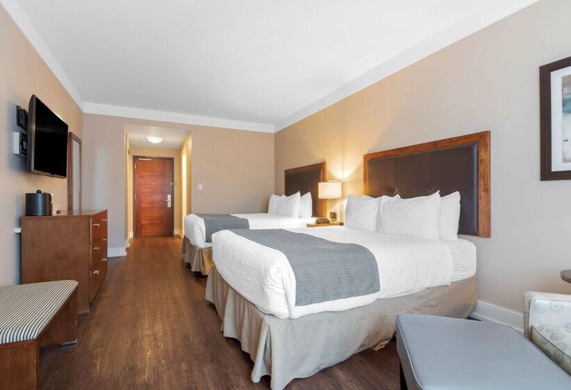 هتل Best Western Plus Revelstoke