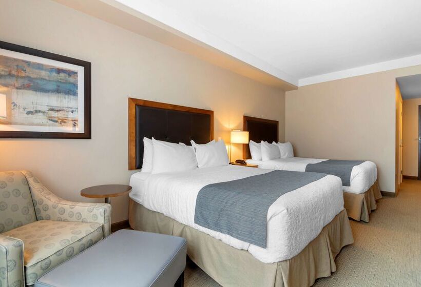 هتل Best Western Plus Revelstoke