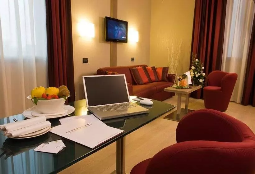 هتل Cosmopolitan Bologna