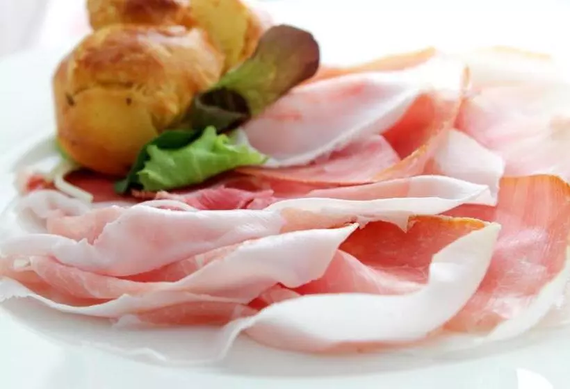 هتل Cosmopolitan Bologna