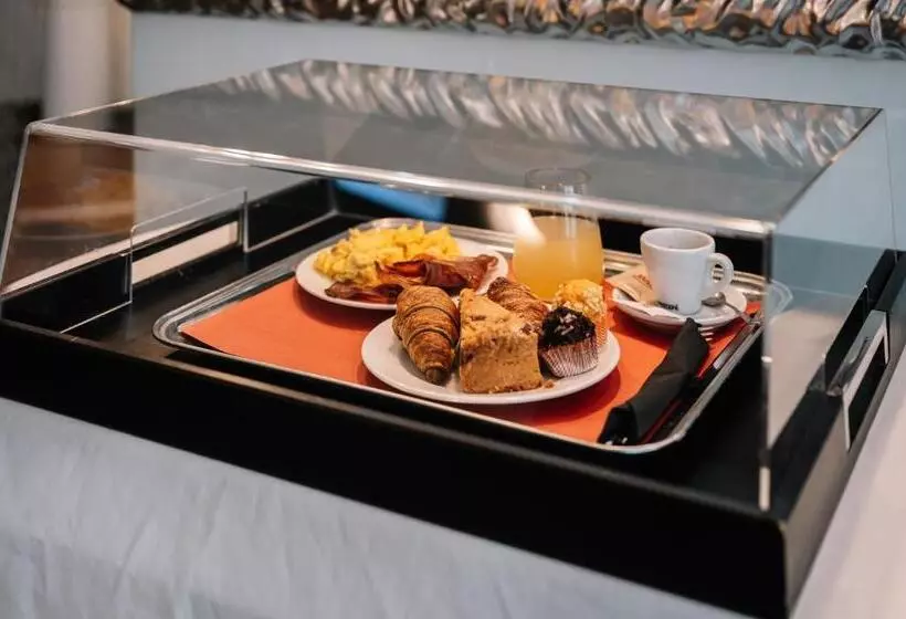 هتل Cosmopolitan Bologna