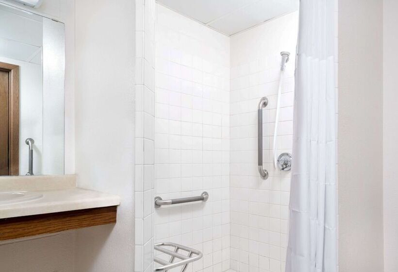 فندق Days Inn By Wyndham St Cloud