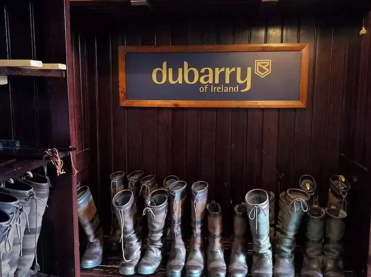 Отель Ellenborough Park