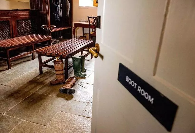 Отель Ellenborough Park